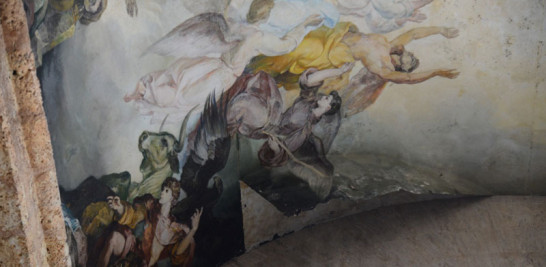 El Panteón Nacional también experimenta deterioro en sus murales.