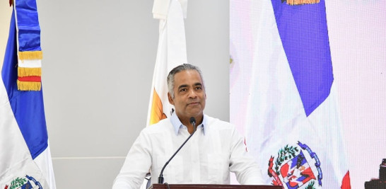 El ministro de la Presidencia, Joel Santos Echavarría.