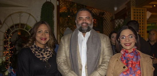 Sahiana Gutiérrez, José Ariza y Lourdes Nivar.