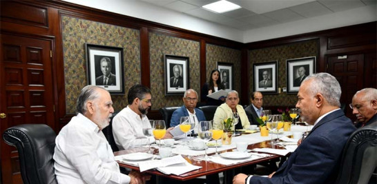 Desayuno del Listín con autoridades del Ministerio de Medio Ambiente. Foto. Raúl Asencio / LD