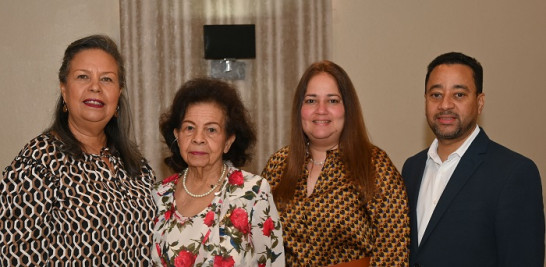 Ysabel Reyes, Milqueya Portes, Sarah Polanco Castillo y Lenin Francisco.