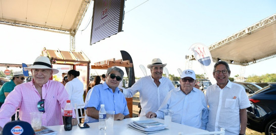 Hugo Guilliani, José Calzada, Juan José Arteaga, Ramón Menéndez, Fernando González Nicolás.