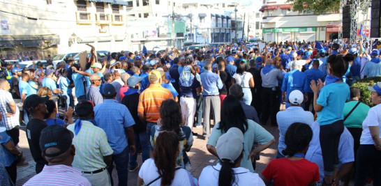 Manifestantes respaldan lucha contra la corrupción de la PGR