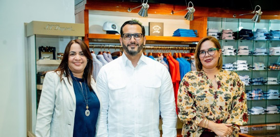 Heidi López, Paul Almánzar y Graciela Díaz.