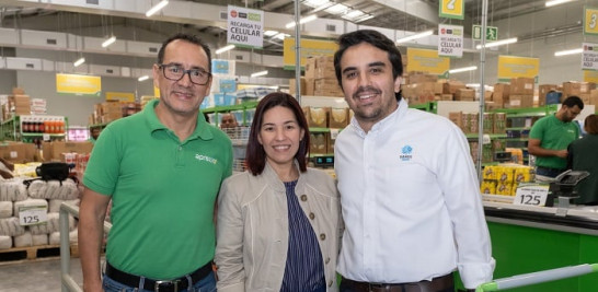 Carlos Emilio Aguilar, Nicole Mejía Castillo y Michael Weinerth.