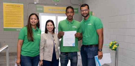 Celeste Arno, Nicole Mejía Castillo, Carlos De Sena y Anderson González.