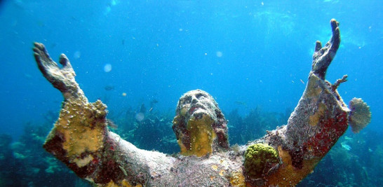 El John Pennekamp Coral Reef State Park, en Cayo Largo, es un parque estatal ideal para los amantes del buceo. Cuenta con un hermoso arrecife y una estatua de Jesucristo sumergida.
