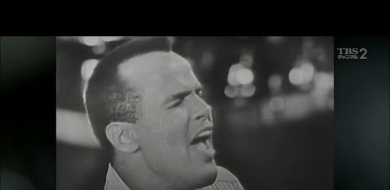 Harry Belafonte - Day-O, excerpt from "Harry Belafonte in Concert (Japan, 1960)". Recorded live at Sankei Hall, Tokyo, 18 July 1960. From the album "Calypso" (1956). Click this link for the complete program:

https://youtu.be/SnswQxvfci8

#harrybelafonte
#belafonte