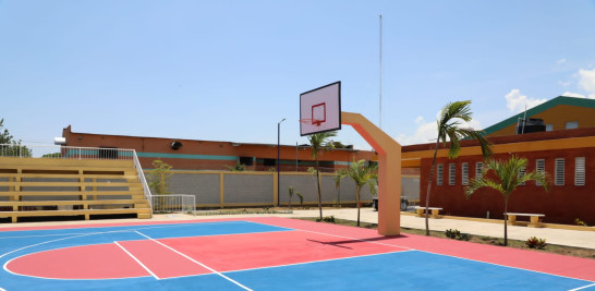 Área recreativa de escuela en Mandinga
