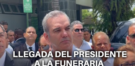 LLEGADA DEL PRESIDENTE A LA FUNERARIA