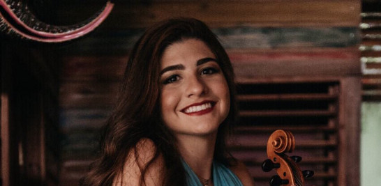 Ganadora del primer lugar en el concurso de música de cámara de la Music Teachers National Association (MTNA), con su cuarteto Red Hills Quartet, Rebeca Masalles de tan solo 22 años ha forjado su camino en la música con pie firme y constante. Esta joven violinista de música clásica se ha convertido en una promesa del talento joven dominicano y ha logrado destacarse tanto dentro como fuera del país.