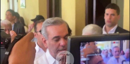 El presidente Luis Abinader informó este miércoles que el Estado dominicano dispuso la utilización del “fondo de calamidades” para afrontar la devastadora explosión ocurrida en San Cristóbal.<br /><br />https://listindiario.com/la-republica/gobierno/20230816/gobierno-destina-fondo-emergencia-auxiliar-san-cristobal_768611.html