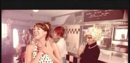 Music video by Floricienta performing Flores Amarillas. (C) 2005 C.M.G. S.A.