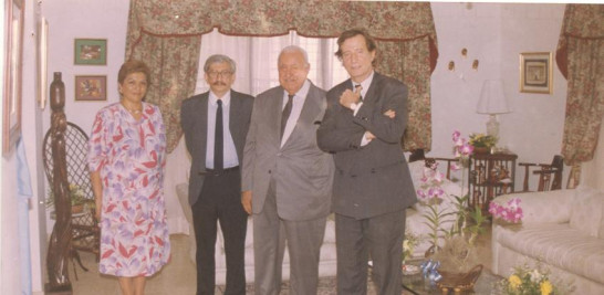 La embajadora de Argentina, Teresa Maccías, el excanciller argentino Dante Caputo, el vicecanciller Fabio Herrera Cabral y el diplomático canadiente John Graham.