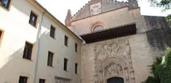 Este edificio, construido en 1218, ha albergado un monasterio, y, ahora, el campus de Segovia de IE University. Está ubicado en la histórica ciudad de Segovia, declarada Patrimonio de la Humanidad por la UNESCO.