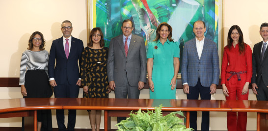 Kirssys Abreu, Pascal Peña, Josefina Navarro, Steven Puig, Mercedes Capellán, Carlos Guillermo León, Lynette Castillo y Eduardo Reinoso