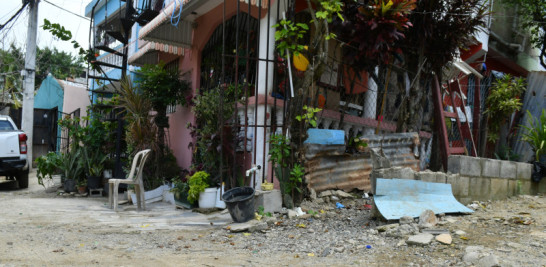 Una joven identificada como Arleny Sánchez, de 19 años, fue asesinada a manos de su pareja sentimental la mañana del domingo, hecho ocurrido en el sector Los Solares, en El Café de Herrera, Santo Domingo Oeste.