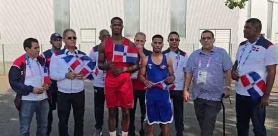 Solo minutos después de que Yunior Alcántara logró asegurar la primera medalla para República Dominicana en estos Juegos Olímpicos, su compatriota y también pugilista Cristian Pinales, hizo exactamente lo mismo.<br /><br />https://listindiario.com/el-deporte/boxeo/20240802/cristian-pinales-asegura-segunda-medalla-bronce-rd-juegos-olimpicos_819787.html