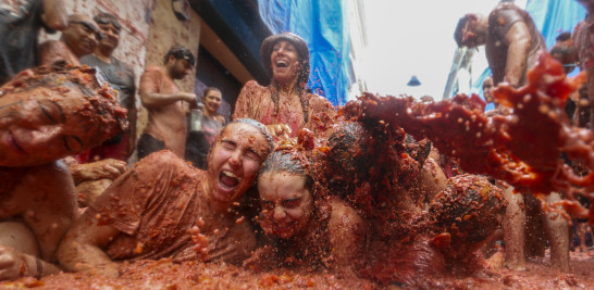 la fiesta anual de la "Tomatina"