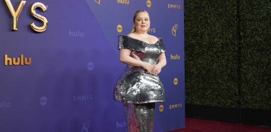 Nicola Coughlan llega a la 76.ª edición de los premios Primetime Emmy