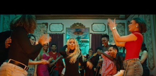 The official music video for “Kruela" by Kat Deluna
Stream/"KRUELA" https://vengabu.lnk.to/Kruela
Subscribe to Kat Deluna on YouTube: https://www.youtube.com/channel/UCpYH4aF5uXUx_SgrD0rd-lw
Join the #KruelaDanceChallenge #Bachata #YoutubeShorts 

Follow Kat Deluna Online: 
TikTok: http://tiktok.com/@katdelunamusic
Instagram: http://instagram.com/katdeluna
Twitter: http://twitter.com/katdeluna 
Facebook: http://facebook.com/katdeluna 
Website: http://www.katdelunaofficial.com
Distributor: https://vengabu.com
Label: Cape Republic Music, Inc.
Management: management@theislandnation.com

Director: T. Edmond
Director of Photography: Ki Hwang
Gaffer: Lalo Flores
AC: Nick Huynh
Key Grip: Julio Yurnet
Producer: Tony D 
Makeup: Alexander Echeverri
Editor: Vinnie Hobbs 
Choreography: Ivonne & Nick Avila
Dancer: Jenny Lin
Colorist: Sean Coleman, Company 3 
Production Company: Island Nation 

Lyrics:

Verso 1:
Me hiciste ser mala mala
En esta historia pero,
con quien decida volver si quiero vuelvo y juego.
Si lo hago es porque puedo
hago que sientan miedo.
Voy a hacer que creas en mi,voy a ser tu credo.

Coro:
Y no me interesa tu perdón
que me perdone Dios
Si el amor es un juego
Pues con el juego yo
Y no ya no creo en el amor
no estoy pa que me mientan no oh, si pa mentir estoy yo.

Verso 2:
Quizas se acuesta pensando que soy de el. Esta es mi casa, y no entras de ningun modo.
Nadie sabe lo que esperar cuando me ven. Pense ser principal y solo fuy tu antojo.
Hay hombres que son perros y yo que soy Kruela, yo soy asi no importa, duela a quien duela.
Y Yo con ninguno me quedo a dormir, no me importa lo que lleguen a sentir


Pre Coro:
Yo Buscando tu cuerpo, y tu buscando placer. Estas acostumbrado a otro tipo e’ mujer. Aunque una vez cai, pero luego desperte. El que ya me la hizo no me la vuelve a hacer

Yo Buscando tu cuerpo, y tu buscando placer. Estas acostumbrado a otro tipo e’ mujer. Aunque una vez cai, pero luego desperte. El que ya me la hizo no me la vuelve a hacer.

Coro:
Y no ya no creo en el amor
Que me perdone Dios si el amor es un juego pues con el juego yo
Y no ya no creo en el amor
No estoy pa que me mientan no oh…si pa mentir estoy yo.

Pre Coro:

Yo Buscando tu cuerpo, y tu buscando placer. Estas acostumbrado a otro tipo e’ mujer. Aunque una vez cai, pero luego desperte. El que ya me la hizo no me la vuelve a hacer

Yo Buscando tu cuerpo, y tu buscando placer. Estas acostumbrado a otro tipo e’ mujer. Aunque una vez cai, pero luego desperte. El que ya me la hizo no me la vuelve a hacer.

Coro:
Y no ya no creo en el amor
Que me perdone Dios si el amor es un juego pues con el juego yo
Y no ya no creo en el amor
No estoy pa que me mientan no oh…si pa mentir estoy yo.

Hay hombres que son perros y yo que soy Kruela


#katdeluna #kruela #newmusicvideo #vengabu #bachata