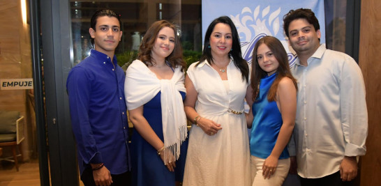 Daniel Josué Báez, Montserrat Alsina, Sandy Pou, Sofía Estanislao y Fabricio Russo.