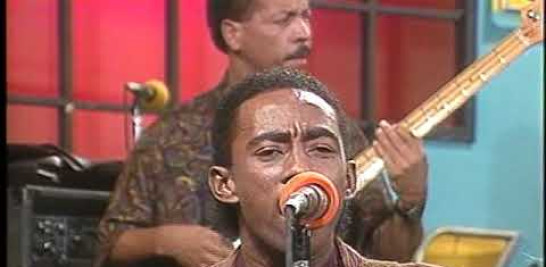 Anthony Santos En El Show Del Mediodia Republica Dominicana 1992 Anthony Santos En Unas De Sus Primeras Presentaciones En Television Interpretando El Tema Voy Pa' Lla