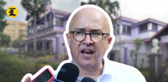 Francisco Domínguez Brito anda sonriente por el Pabellón de Karate del Centro Olímpico, en donde los miembros del Comité Central del Partido de la Liberación Dominicana (PLD) deciden entre su candidatura y la de Danilo Medina a la presidencia de la organización.<br /><br />https://listindiario.com/la-republica/20241027/francisco-dominguez-brito-cree-posible-ganar-presidencia-pld_831209.html