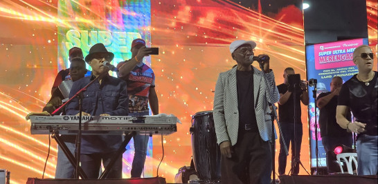 Ramón Orlando y Cuco Valoy durante el Festival del Mundial del Merengue 2024 en Jarabacoa, la noche del domingo 3 de noviembre.