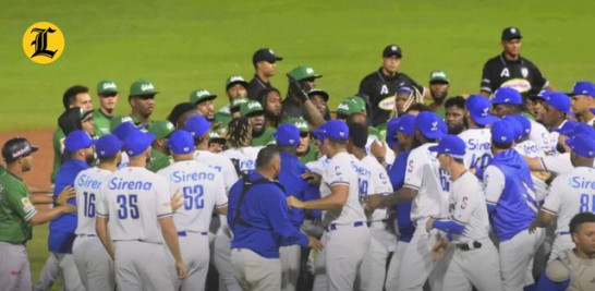 El lanzador Radhamés Liz, de los Tigres del Licey, confrontó al manager de las Estrellas Orientales, Fernando Tatis Sr., provocando un grave pleito entre miembros de ambos equipos luego de un muy cuestionable accionar de los umpires en el partido de este miércoles en el Estadio Quisqueya Juan Marichal correspondiente a la Temporada 2024-25 de la Liga de Béisbol Profesional de la República Dominicana (LIDOM).<br /><br />https://listindiario.com/el-deporte/20241106/discusion-liz-tatis-provoca-gran-incidente-partido-licey-estrellas_832582.html