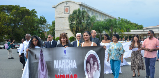 Desfile de novias en la UASD