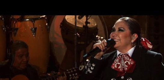 Vídeo oficial en vivo de Ana Gabriel de su tema 'Medley Ranchero: Mi Talismán/No Entiendo/Hechizo'. Haz clic aquí para escuchar a Ana Gabriel en Spotify: http://smarturl.it/AnaGSpotify?IQid=AnaGMed

Incluido en Un Mariachi En Altos De Chavron. Haz clic aquí para comprar el track o el álbum en iTunes: http://smarturl.it/AnaGUMeAdCiTuens?IQid=AnaGMed
Google Play: http://smarturl.it/AnaGMedleyplay?IQid=AnaGMed
Amazon: http://smarturl.it/AnaGUMeAdCAmz?IQid=AnaGMed

Más de Ana Gabriel
Simplemente Amigos: https://youtu.be/kkF5eGMxwEQ
Evidencias: https://youtu.be/1pr7Fv-9Z3I 
Medley Ranchero: Mi Talismán/No Entiendo/Hechizo: https://youtu.be/BBxnW6Y18VA

Pincha aquí http://smarturl.it/LoMejorDeLos90s?IQid=AnaGMed para escuchar buena música de los 90s.

Sigue a Ana Gabriel
Página web: http://www.anagabriel.com.mx/indice.html
Facebook: https://www.facebook.com/AnaGabrielOfficial/timeline/
Twitter: https://twitter.com/ANAGABRIELRL

Suscríbete al canal de Ana Gabriel en YouTube: http://smarturl.it/AnaGSub?IQid=AnaGMed