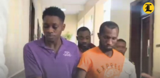 El juzgado de Atención Permanente del Distrito Nacional impuso tres meses de prisión preventiva en contra de tres nacionales haitianos en condición migratoria irregular, acusado de agredir a unos agentes de Dirección General de Migración durante un operativo en el sector Piantini de esta capital.<br /><br />https://listindiario.com/la-republica/20241214/tribunal-impone-tres-meses-prision-preventiva-3-haitianos-acusados-agredir-agentes-migracion-piantini_837734.html