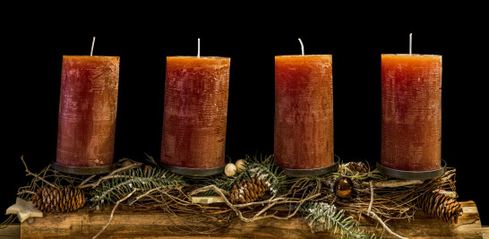 La tradición del Adviento empezó encendiendo una vela al día - Foto Felix Mittermeier