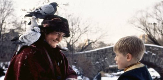 "Señora de las palomas" en la película Home Alone, conocida en español como Mi Pobre Angelito.