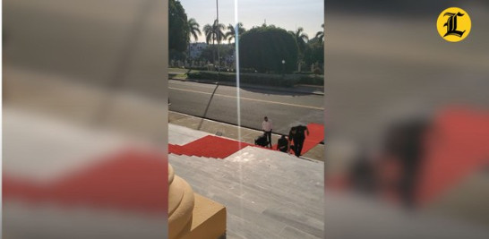 El recibimiento de Edmundo se hará en la parte frontal del Palacio Nacional. Ahí es donde las autoridades dominicanas reciben a los jefes del Estado cuando visitan a República Dominicana.