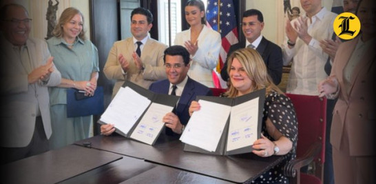 El ministro de Turismo, David Collado, y la gobernadora de Puerto Rico, Jenniffer González Colón, firmaron un Memorándum de Entendimiento sobre Cooperación en Materia de Turismo entre ambas islas.<br /><br />https://listindiario.com/la-republica/20250326/rd-puerto-rico-firman-acuerdo-impulsar-turismo-multidestino_851144.html