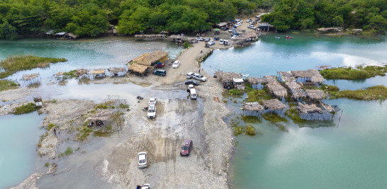 La Neverita recibe a miles de bañistas los fines de semana