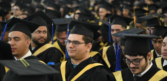 La PUCMM graduó 1,326 nuevos profesionales