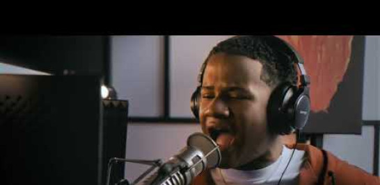 TÍTULO DE LA CANCIÓN: “YA NO VUELVAS”
INTÉRPRETE/VOZ LÍDER: “RUSBELT” Rusbelt Yoniel Valdez
Ya no vuelvas, No quiero lastimarme de vuelta,
De perdonarte perdí la cuenta, Y si sueñas conmigo, pedime perdón
Miénteme otra vez, una, dos, o tres,
Lastimame de vuelta que me acostumbré,
Que haré como que te olvidé, Como que lo superé
Rómpeme el corazón sin sentido y razón, Aunque sepas lo que sufro en mi habitación
Que haré como que no me dolió, Como que nunca pasó
Porque en realidad no sabes lo que duele, Darlo todo por alguien que no te quiere
Devuelve todo el tiempo que perdí, El que con tanto amor te compartí
Porque no sabes lo mucho que yo quería, Que pasaras los años a la par mía
Devuelve todo el tiempo que perdí, El que con tanto amor te compartí
Coro: Ya no vuelvas, No quiero lastimarme de vuelta,
De perdonarte perdí la cuenta, Y si sueñas conmigo, pedime perdón
Coro: Ya no vuelvas, No quiero lastimarme de vuelta, De perdonarte perdí la cuenta
Y si sueñas conmigo, pedime perdón, wooo oohh
(Bis)Porque en realidad no sabes lo que duele, Darlo todo por alguien que no te quiere
Devuelve todo el tiempo que perdí, El que con tanto amor te compartí
Porque no sabes lo mucho que yo quería, Que pasaras los años a la par mía
Devuelve todo el tiempo que perdí, El que con tanto amor te compartí
(BIS coro: Ya no vuelvas, No quiero lastimarme de vuelta, De perdonarte perdí la cuenta
Y si sueñas conmigo, pedime perdón wooo uoooo…
Ya no vuelvasNo quiero lastimarme de vuelta, De perdonarte perdí la cuenta,
Y si sueñas conmigo, pedime perdón, eh-eh, pedirme perdónnn, pedirme perdon, pedirme perdón
(BIS)Ya no vuelvas, No quiero lastimarme de vuelta, De perdonarte perdí la cuenta
Y si sueñas conmigo, pedime perdón
(BIS)Ya no vuelvas, No quiero lastimarme de vuelta, De perdonarte perdí la cuenta
Y si sueñas conmigo, pedime perdónnnnn woooooo… FINAL
Compositores: Nicolas Jose Cotton / Juan Facundo Almenara Ordoñez / Javier Dario Sanglerman Franza
Letra de Ya No Vuelvas © Sony Music Publishing Argentina S.r.l., Uno Punto 8 Srl
Producción ejecutiva: ENI LIVE MUSIC/ Evelio Herrera/ Producción general: Evelio
Herrera / Video clip: Cavustudio / Arreglos: José Antonio Hernández/ Distribución digital:
Palotipico Digital LLC