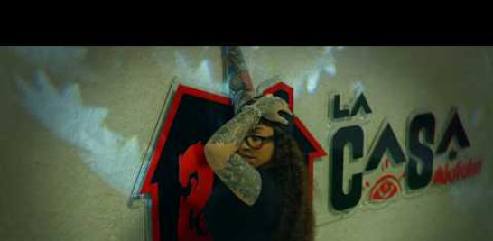 Arlene MC y Ceky Viciny se unen en la canción oficial del reality show mas exitoso de Youtube "La Casa de Alofoke" en su segunda temporada. #alofoke #santiagomatias #lacasadealofoke Distribuido por Alofoke Music Records / Sony Music Síguenos en: https://www.instagram.com/alofoke/ https://www.tiktok.com/@matiasalofoke https://x.com/matiasgarciard/