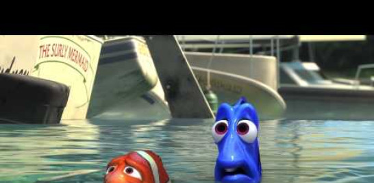 Síguenos en Facebook: http://www.facebook.com/DisneyPixarLatinoamerica
¡Haz click en "Suscribirse" para ser el primero en ver los nuevos videos de Walt Disney Studios!

BUSCANDO A NEMO 3D, el clásico de Pixar Animation Studios ganador del Oscar® al Mejor Film Animado en 2003, regresa a la pantalla grande por primera vez en Disney Digital 3D™. 

 En esta sorprendente aventura submarina, con personajes memorables, humor y emoción, BUSCANDO A NEMO 3D sigue el trascendental y descabellado viaje de un sobreprotector pez payaso llamado Marlín (voz de Albert Brooks en la versión en inglés) y su hijo Nemo (voz de Alexander Gould) quienes se ven obligados a separarse en la Gran Barrera de Coral cuando Nemo es inesperadamente llevado lejos de su casa para terminar en la gran pecera del consultorio de un dentista. 
 Animado por la compañía de Dory (voz original de Ellen DeGeneres), una amigable pero olvidadiza pez cirujano azul, Marlín se embarca en una peligrosa búsqueda y se convierte en el inverosímil héroe de una dificil tarea para rescatar a su hijo, quien por su propia cuenta ha tramado un osado plan para volver a salvo al hogar.
