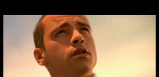 Video ufficiale di “La cosas mas bella (Più bella cosa)” di Eros Ramazzotti
Ascolta Eros Ramazzotti qui: https://SMI.lnk.to/ErosRamazzotti
Guarda altri video di Eros Ramazzotti:
Un’emozione per sempre: https://www.youtube.com/watch?v=iBZaLPEhq04
Quanto amore sei: https://www.youtube.com/watch?v=b617FReb9YI
Un’altra te: https://www.youtube.com/watch?v=R3ihv5ateWw
I belong to you (Il ritmo della passione): https://www.youtube.com/watch?v=KMzBXynXo68
Iscriviti al canale ufficiale di Eros Ramazzotti su YouTube: https://www.youtube.com/channel/UC-6TzsYLnG8R-K-r-rVaaeA
Segui Eros Ramazzotti su:
Facebook: https://www.facebook.com/ramazzotti.eros.official
Instagram: https://www.instagram.com/ramazzotti_eros/
Twitter: https://twitter.com/ramazzottieros
Website: https://www.ramazzotti.com/
____
Contigo hace falta pasión
No debe faltar jamás
También maestría, pues yo
¡Trabajo con el corazón!
____
#lacosasmasbella #erosramazzotti #cantautori