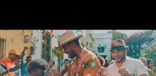 Romeo Santos & El Chaval de la Bachata - Canalla (Official Video)Listen:
Spotify: http://smarturl.it/RSUtopia/spotify
Apple Music: http://smarturl.it/RSUtopia/applemusic
YouTube Music: http://smarturl.it/RSUtopia/youtube
Google Play: http://smarturl.it/RSUtopia/googleplay
iTunes: http://smarturl.it/RSUtopia/itunes
Amazon Music: http://smarturl.it/RSUtopia/azFollow Romeo On:
Facebook: https://www.facebook.com/RomeoSantosOfficial/
Twitter: https://twitter.com/RomeoSantosPage
Instagram: https://www.instagram.com/romeosantos
www.RomeoSantosOnline.comSong Lyrics:Hoy voy morir de un amargue, y la asesina eres tú
Este masoquismo es rentable
Aunque me afecta la saludMe hago el sordo y ciego, sabiendo me puede ir mejor
Cuidadito y te crees que eres muy sabia
Amor no quita conocimiento - yo se bien quien eres túMala, tu eres mala
Así me gustas, así me encantas
Malvada, pero estás buena
No me importa que seas una canalla
Tú me enciendes y me apagas
Me subes a la cima y me lanzas
Esa vaina me acorrala, una psicología que atrapaVoy a permitir tus chantajes aunque resulten mi perdición
Tengo una paciencia adaptable
que se amolda a esta situaciónMe hago el sordo y ciego, sabiendo me puede ir mejor
Cuidadito y te crees que eres muy sabia
Amor no quita conocimiento
Yo se bien quien eres túMala, tu eres mala
Así me gustas, así me encantas
Malvada, pero estás buena
No me importa que seas una canalla
Tú me enciendes y me apagas
Me subes a la cima y me lanzas
Esa vaina me acorrala, una psicología Que atrapa#RomeoSantos #Utopia #CanallaOfficial Music Video by Romeo Santos & El Chaval de la Bachata performing “Canalla” (C) 2019 Sony Music Entertainment US Latin LLC