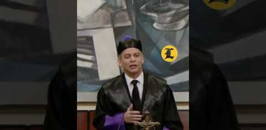 La Audiencia Solmene por el Día del Poder Judicial seguía todos los protocolos de rigor. Silencio y la atención de los presentes, mientras el presidente de la Suprema Corte de Justicia y del Poder Judicial iniciaba su discurso.
Luis Henry Molina saludó a cada una de las autoridades presentes e invitados, desde el presidente Luis Abinader hasta los expresidentes de la SCJ y el expresidente de la República, Leonel Fernández.
Pero de repente todos rieron a carcajada. Fue cuando Luis Henry Molina saludaba a su esposa Paola Roa.
También le pude interesar estos videos:
Rosvely Pérez, sobreviviente del Jet Set: Mi vida es diferente después de eso https://youtu.be/WxrzgGFzcPQ
Lourdes de la Maza, hija de uno de los hombres que ajustició a Trujillo: “Duré dos meses encerrada” https://youtu.be/0tqWjfR9fwE
Los detalles ocultos del complot contra Trujillo: Los revela Juan Daniel Balcácer https://youtu.be/HUqQJhFVmkc
Miguelina, Aname y Gloria: tres vidas marcadas por el Jet Set por la muerte de Karla Lantigua https://youtu.be/S2TVwIW6jvI
“Mi papá era un civil, un ciudadano… en el ajusticiamiento”, dice hijo de Antonio Imbert Barrera https://youtu.be/H9o1uZ20cx4
Más noticias en https://listindiario.com/
Suscríbete al canal https://bit.ly/335qMys
Síguenos
Twitter https://twitter.com/ListinDiario
Facebook https://www.facebook.com/listindiario
Instagram https://www.instagram.com/listindiario/