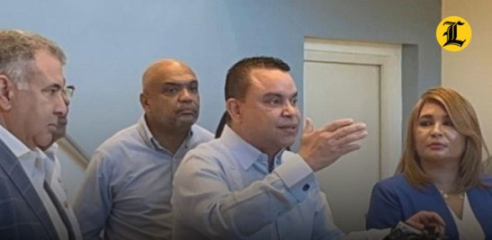 El director ejecutivo del Servicio Nacional de Salud (SNS), Julio César Landrón, explicó que esto se realizará con la finalidad de que todas las personas, sin importar su ubicación, puedan recibir atención médica de primera mano, para poder activar el referimiento a centros de salud de segundo y tercer nivel y especializados.<br /><br />https://listindiario.com/la-republica/20260119/director-sns-anuncia-remozamiento-unidades-atencion-primaria-pais_890477.html