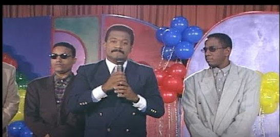 En esta parodia Cacheito martinez hace el papel del presidente leonel fernandez en el eño 1995 en la fiesta de telemicro .. 

Nota: Este vídeo solo tiene intenciones de divertir y/o hacer reír a las personas que me dan su apoyo, si te parece ofensivo abstenerse a verlo.
Si te ha gustado mi comedia no olvides compartirla con tus amigos y suscribirte a mis redes sociales:

Instagram: → https://www.instagram.com/pacocomedia

Facebook: → https://www.facebook.com/pacocomedia

Youtube: → https://www.youtube.com/c/pakirrivargas

#PakirriVargas #Hunor #entretenimiento #comedias