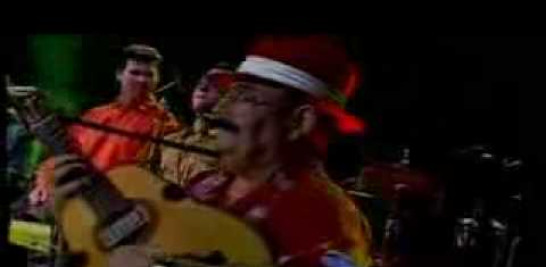 El gran Willi Colon cantando "LA MURGA"

Vamos a bailar La Murga
La Murga de Panamá
esto es una cosa fácil
y muy buena pa'bailar.

Eh... Vamos a bailar La Murga
La Murga de Panamá
esto es una cosa fácil
y muy buena pa'bailar.

Ay tu tienes un caminao
que me tienes trastornao
y cuando bailas La Murga
oye mamita que buena estas.
~
Coro:
Esta es La Murga de Panamá.

Murga pa'quí, murga pa'llá
oye muchacha vamo'a bailar
esta es la murga de Panama
oye yo quiero bailar
Panama y Panama
Pana Pana Panama.
~
Murga pa'quí, murga pa'llá
esta es La Murga y que buena esta
ey chacuchucuchai chacuchucucha cha cha
que buena es la maraca en la Murga mamá.