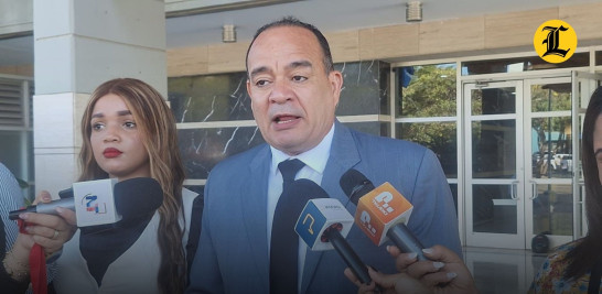 De acuerdo a Miguel Surun Hernández, representante de las entidades, Lama y Toribio forman parte de un supuesto entramado que logró “hacerse erogar 13 mil millones por supuestos servicios de diálisis a domicilio, en virtud de contratos irregulares otorgados por adjudicaciones amañadas”<br /><br />https://listindiario.com/la-republica/20260224/surun-querella-mario-lama-supuestos-servicios-dialisis-domicilio_895251.html