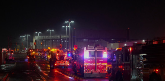 Bomberos acuden a dar asistencia tras choque con avión